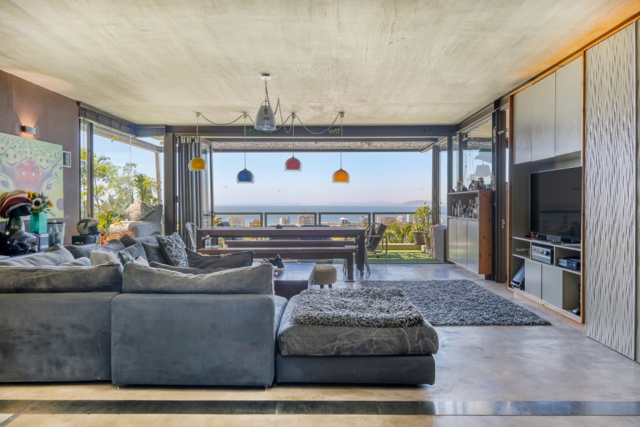 5 Bedroom Property for Sale in Green Point Western Cape